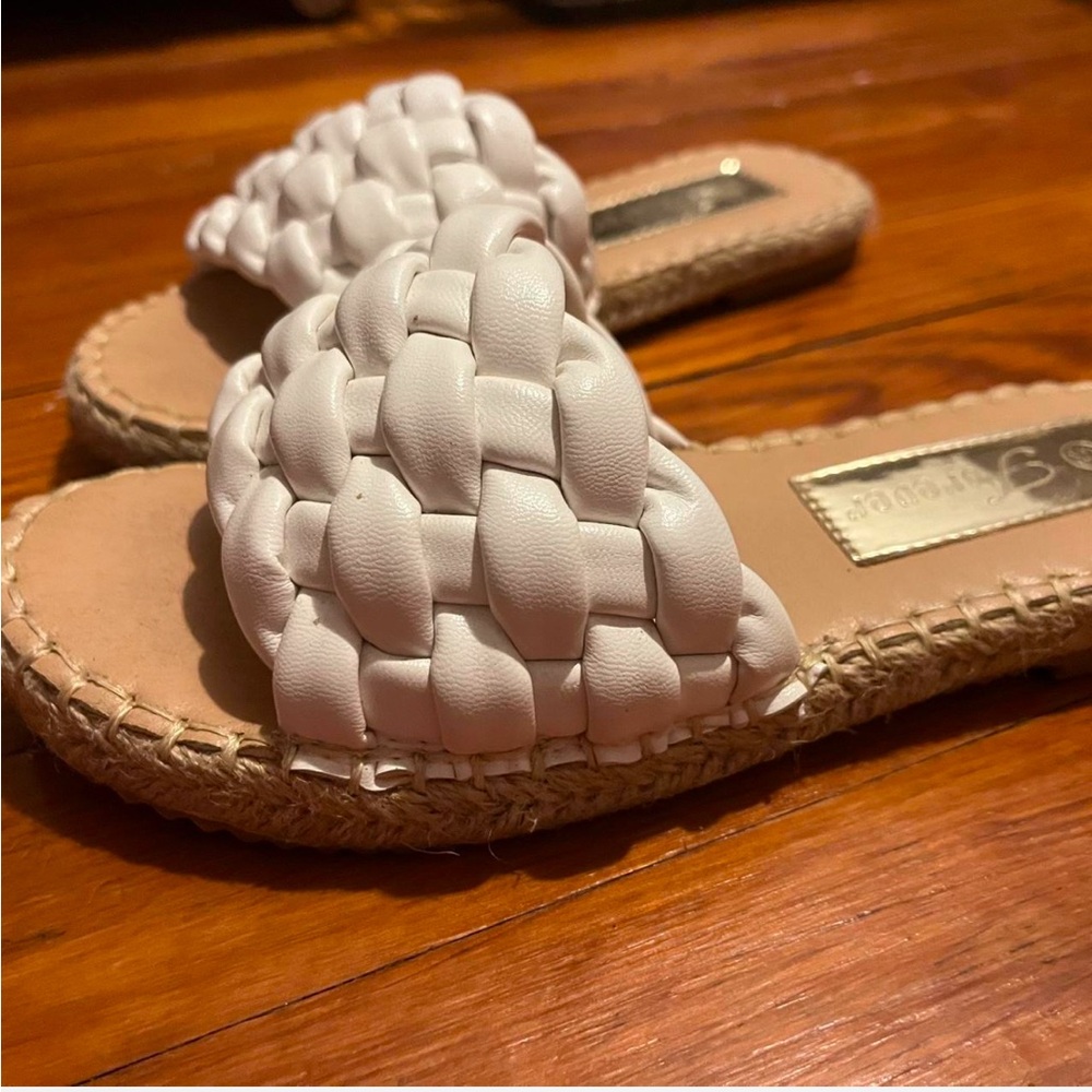 Sandals - Picture 5 of 6